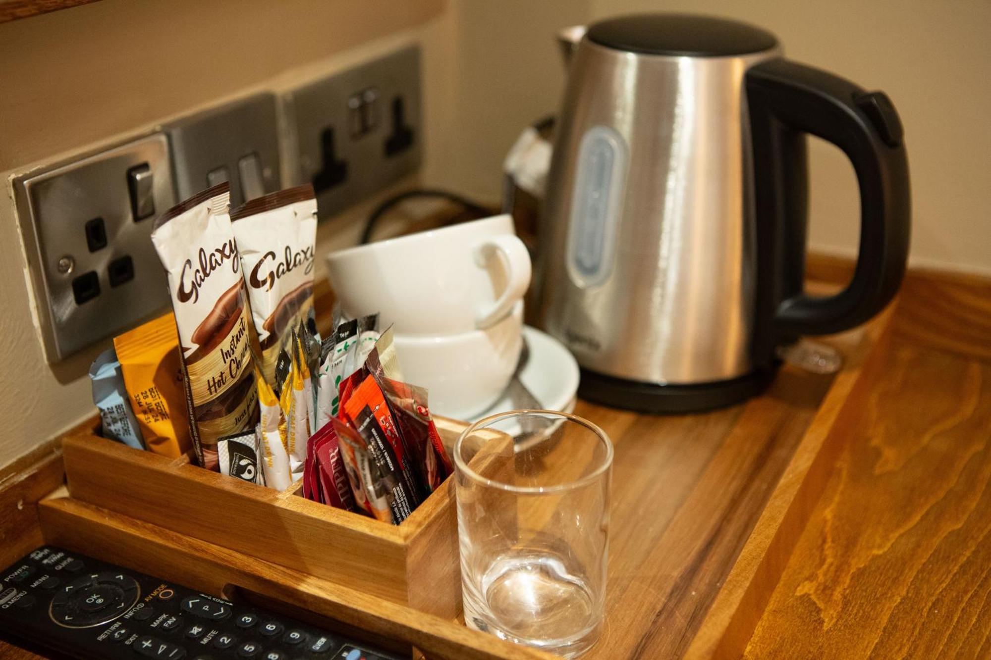 Bed and Breakfast Ye Olde Cheshire Cheese Longnor  Экстерьер фото