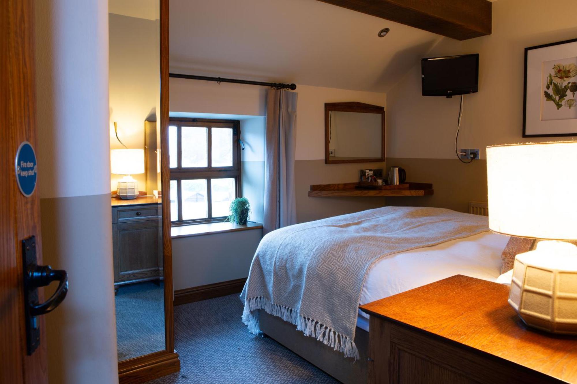 Bed and Breakfast Ye Olde Cheshire Cheese Longnor  Экстерьер фото
