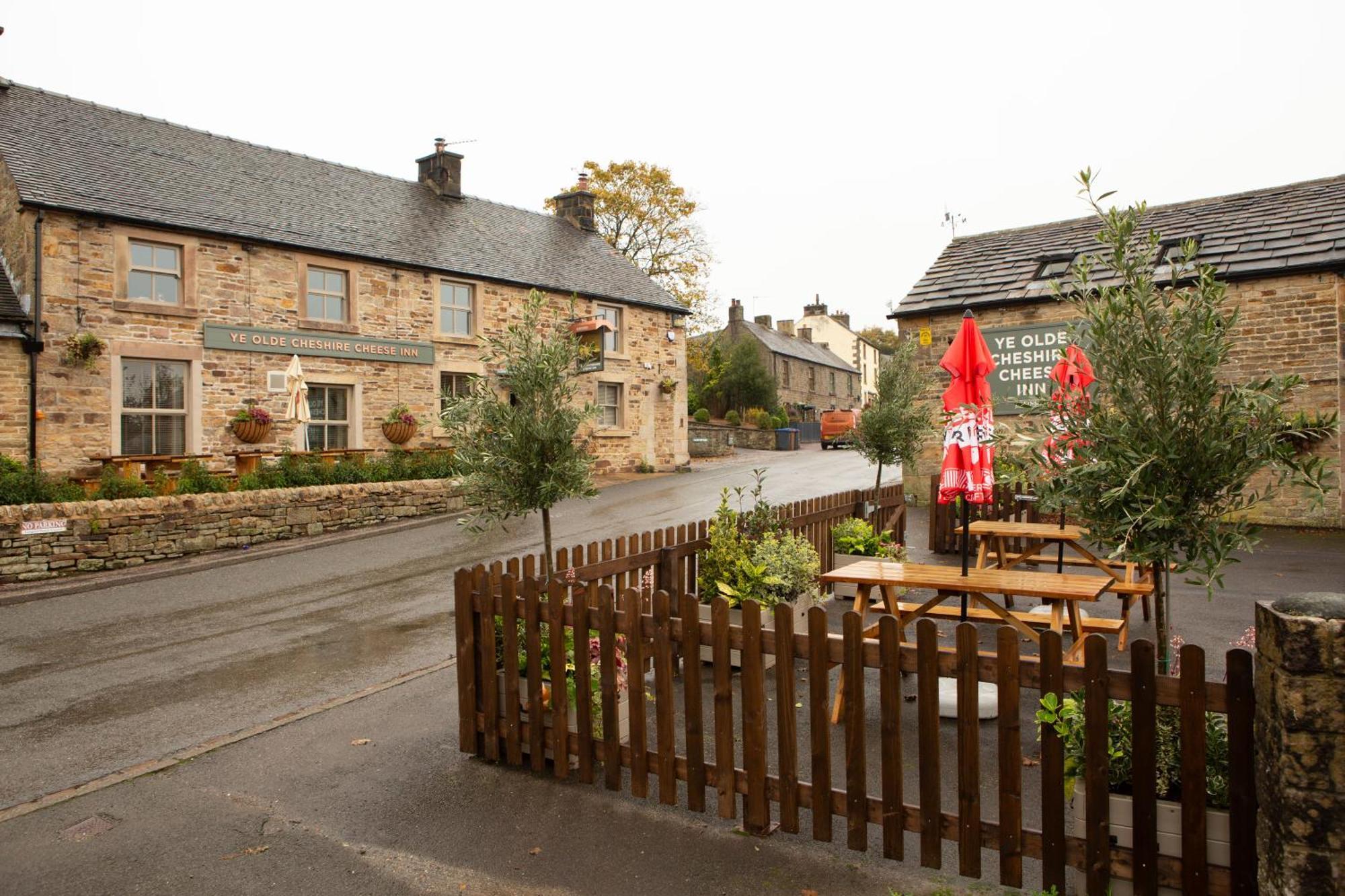 Bed and Breakfast Ye Olde Cheshire Cheese Longnor  Экстерьер фото